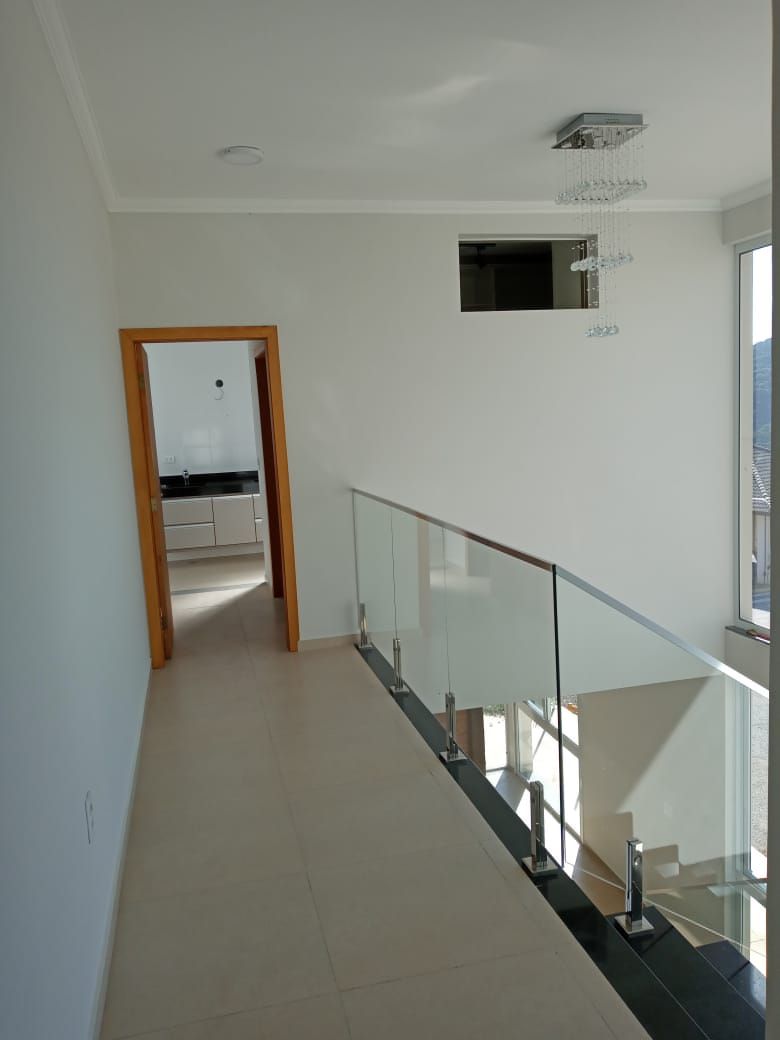 Casa à venda com 3 quartos, 300m² - Foto 27