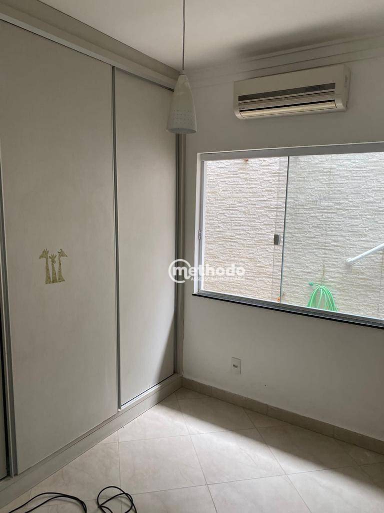 Casa à venda com 3 quartos, 209m² - Foto 10