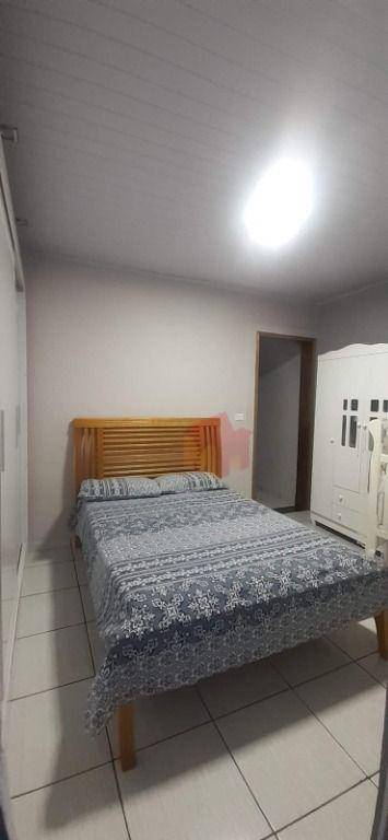 Casa à venda com 3 quartos, 90m² - Foto 4