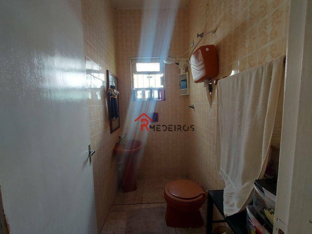 Casa à venda com 2 quartos, 60m² - Foto 14