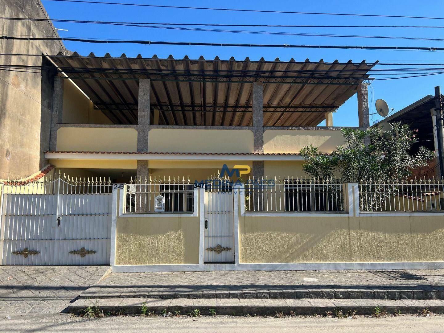 Casa à venda com 3 quartos, 300M2 - Foto 1