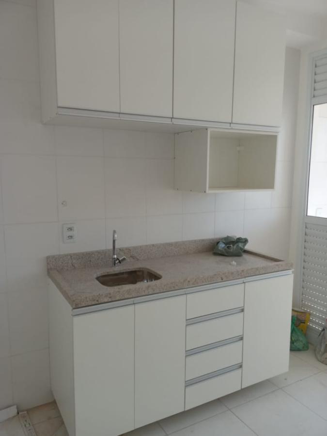 Apartamento à venda com 2 quartos, 61m² - Foto 2