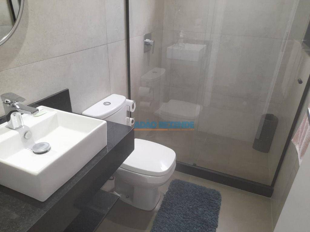 Casa de Condomínio à venda com 4 quartos, 300m² - Foto 14