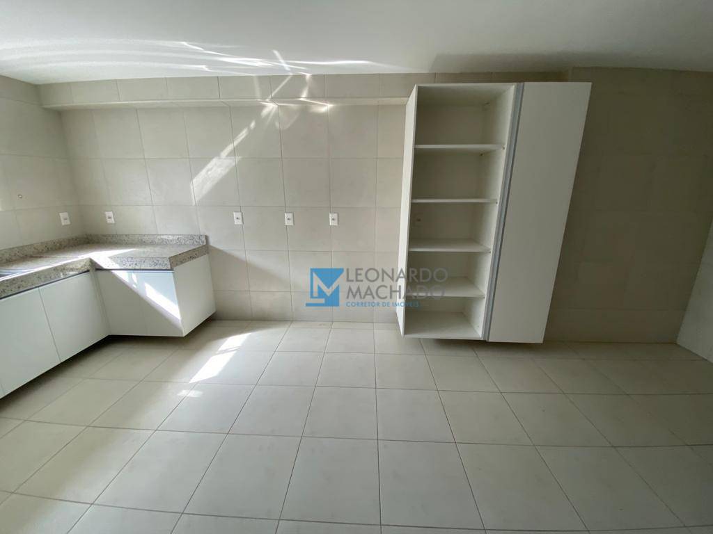 Apartamento à venda com 4 quartos, 234m² - Foto 7