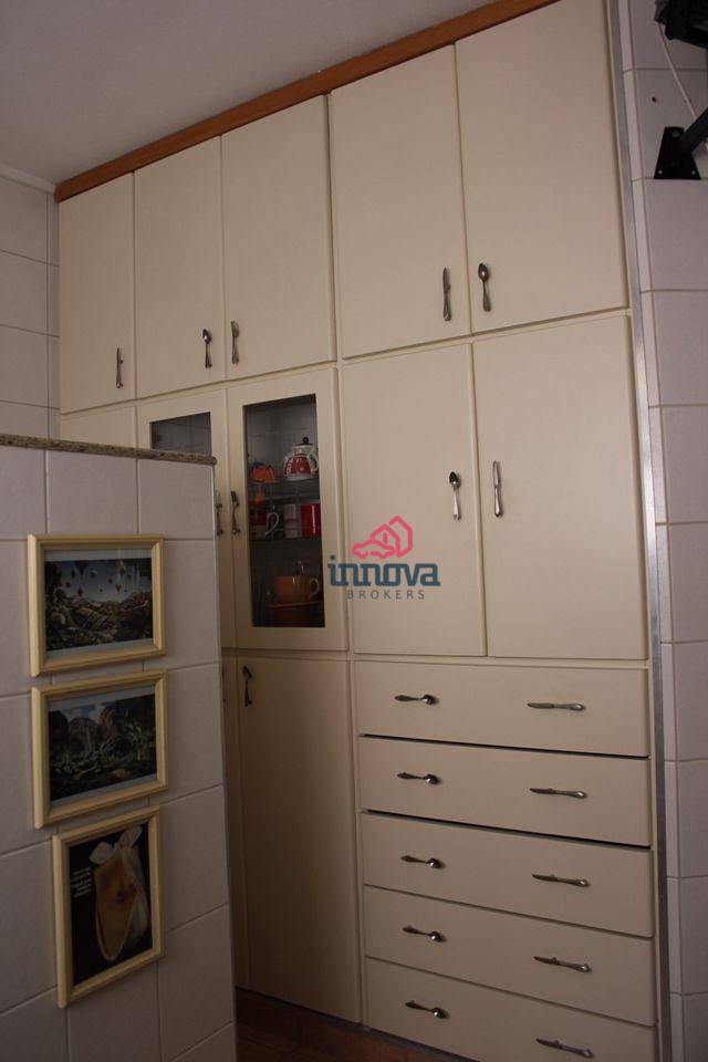 Sobrado à venda com 2 quartos, 223m² - Foto 11