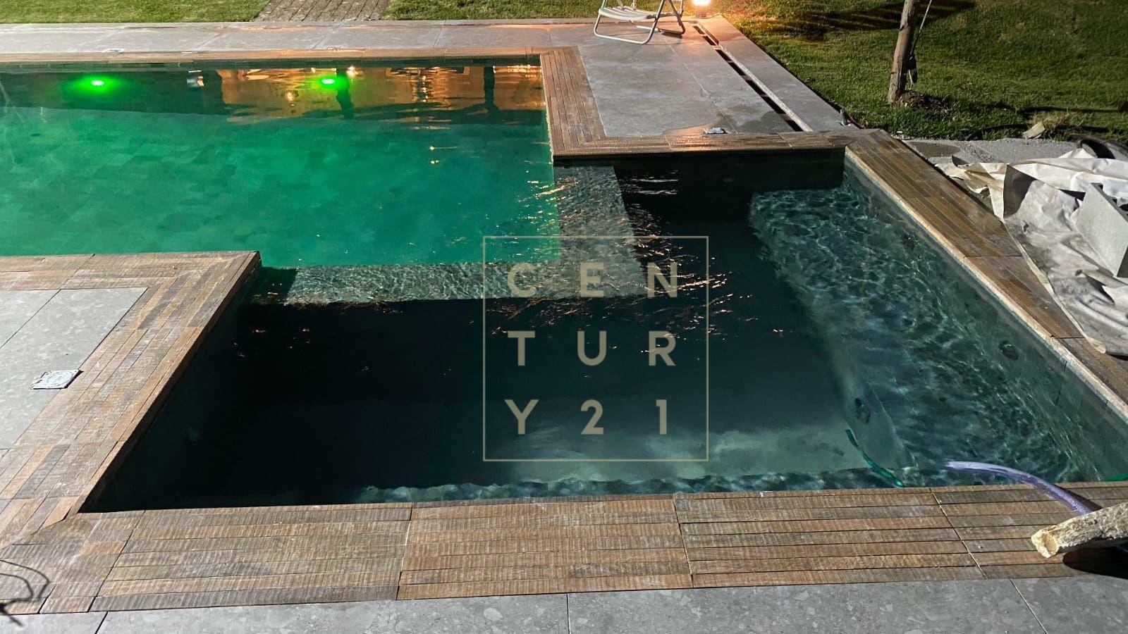 Casa de Condomínio à venda com 5 quartos, 367m² - Foto 3
