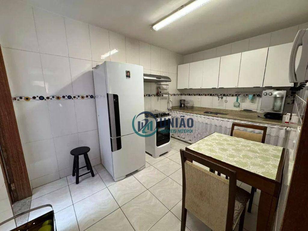 Casa à venda com 3 quartos, 140m² - Foto 14