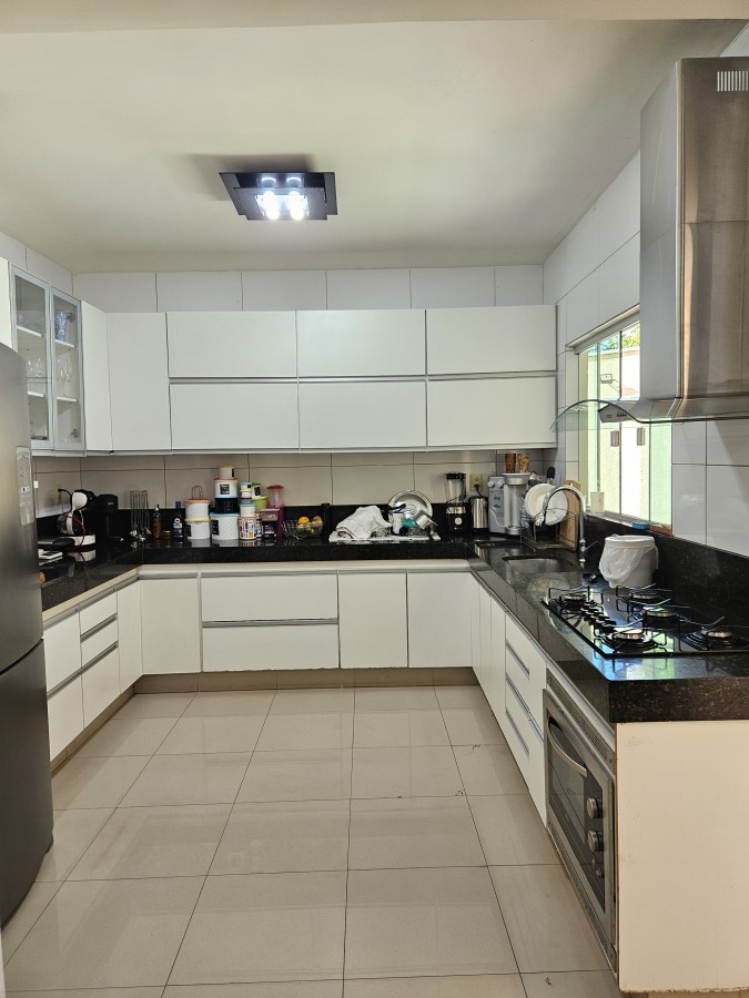 Casa à venda com 4 quartos, 196m² - Foto 9