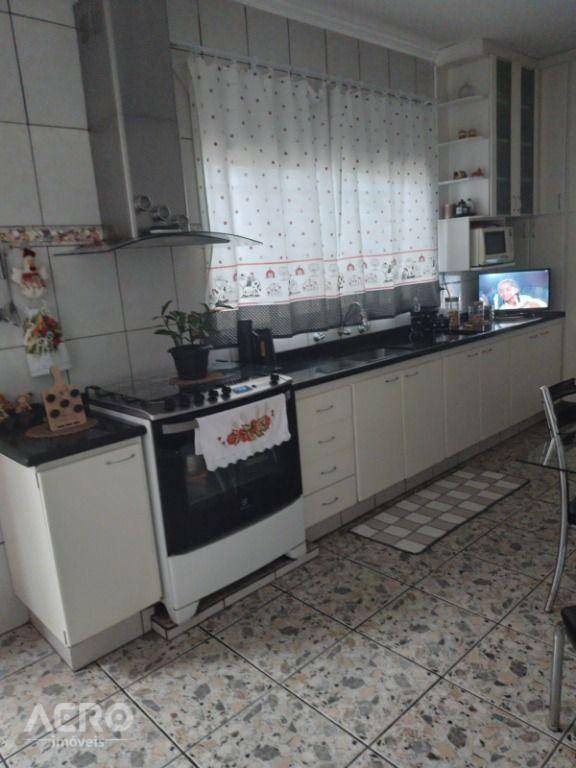 Casa à venda com 2 quartos, 167m² - Foto 25