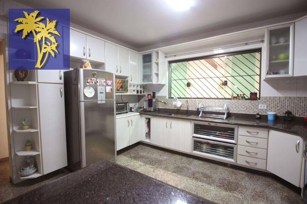 Casa à venda com 3 quartos, 248m² - Foto 12