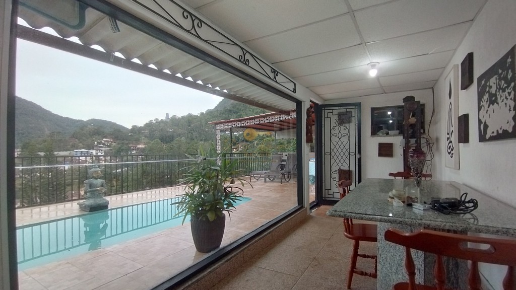 Casa à venda com 4 quartos, 226m² - Foto 27