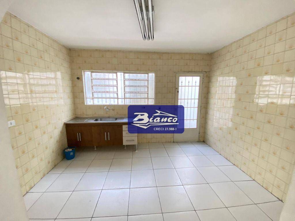 Sobrado à venda e aluguel com 3 quartos, 200m² - Foto 7