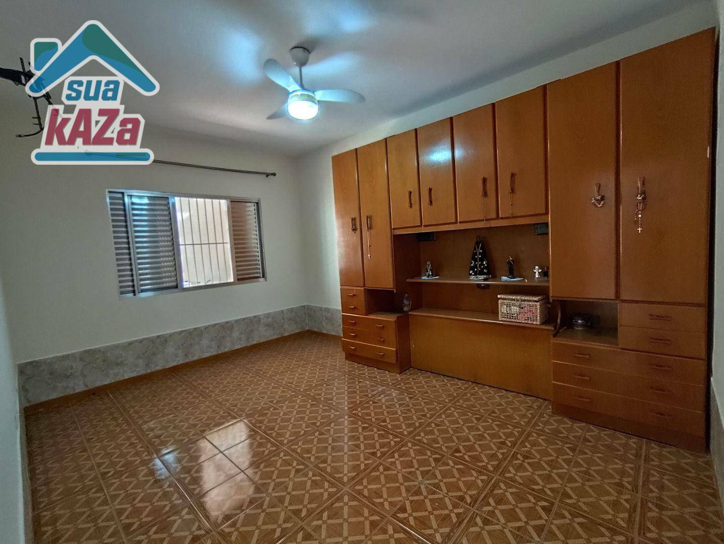 Casa para alugar com 2 quartos, 75m² - Foto 13