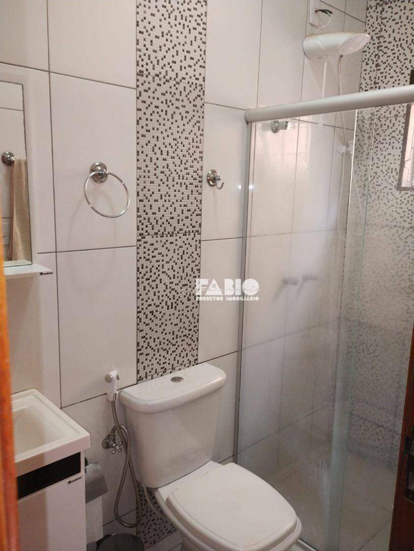 Casa à venda com 2 quartos, 160m² - Foto 4