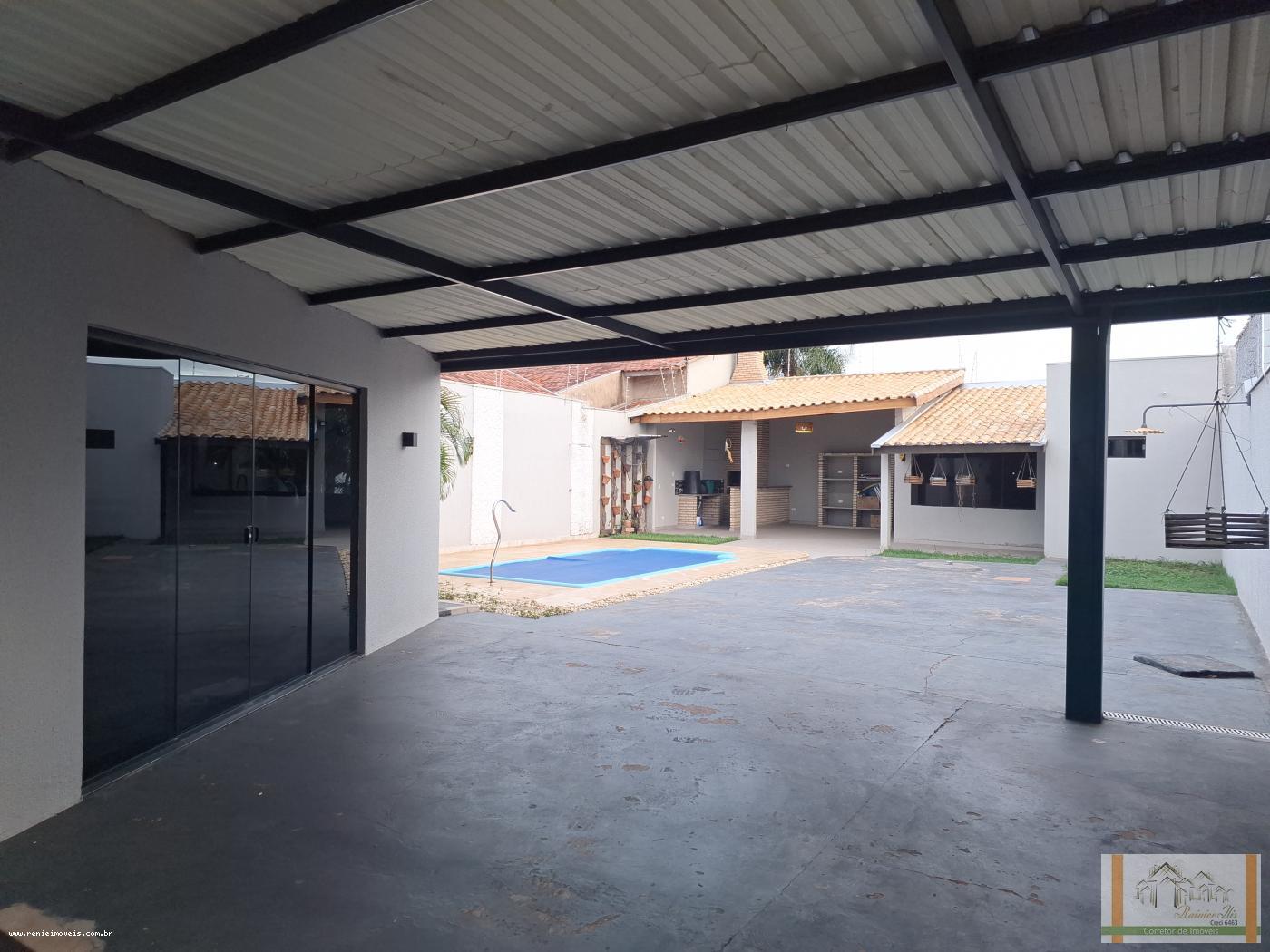 Casa à venda com 3 quartos, 450m² - Foto 3