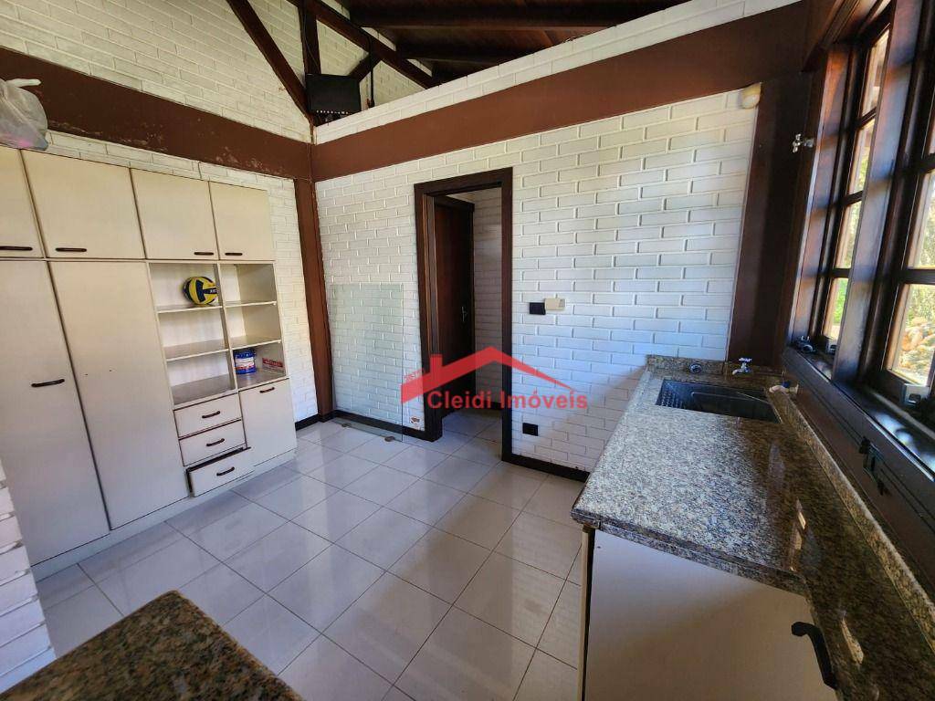 Casa para alugar com 3 quartos, 269m² - Foto 18