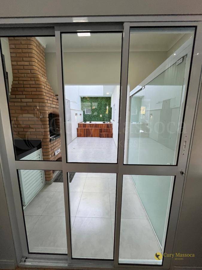 Casa à venda com 3 quartos, 150m² - Foto 2