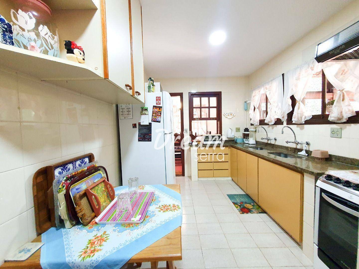 Casa à venda com 4 quartos, 320m² - Foto 32