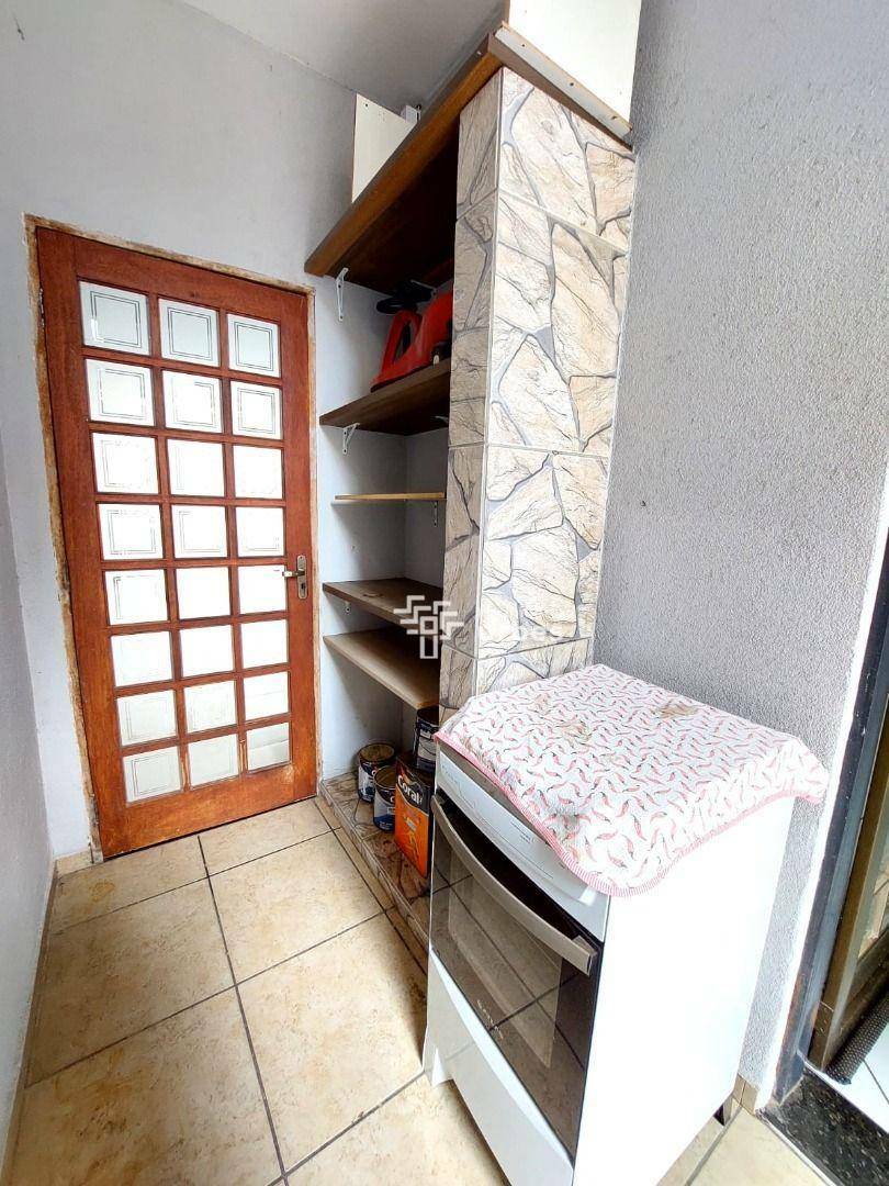 Casa para alugar com 3 quartos, 169m² - Foto 12