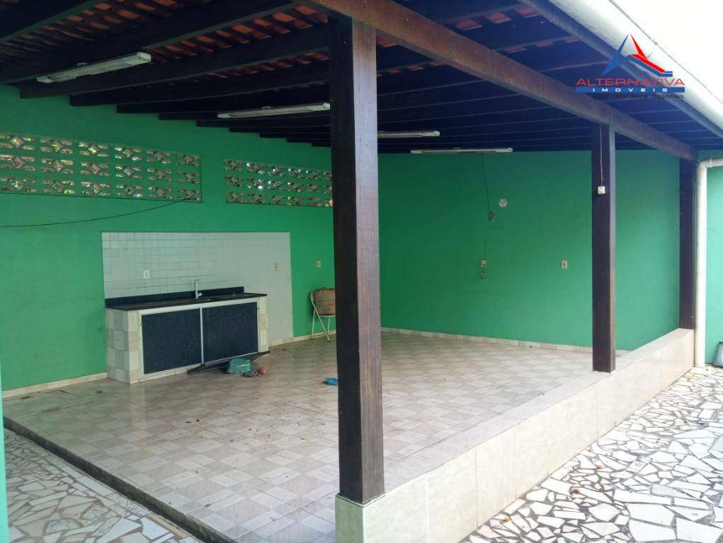 Casa à venda com 3 quartos, 200m² - Foto 1