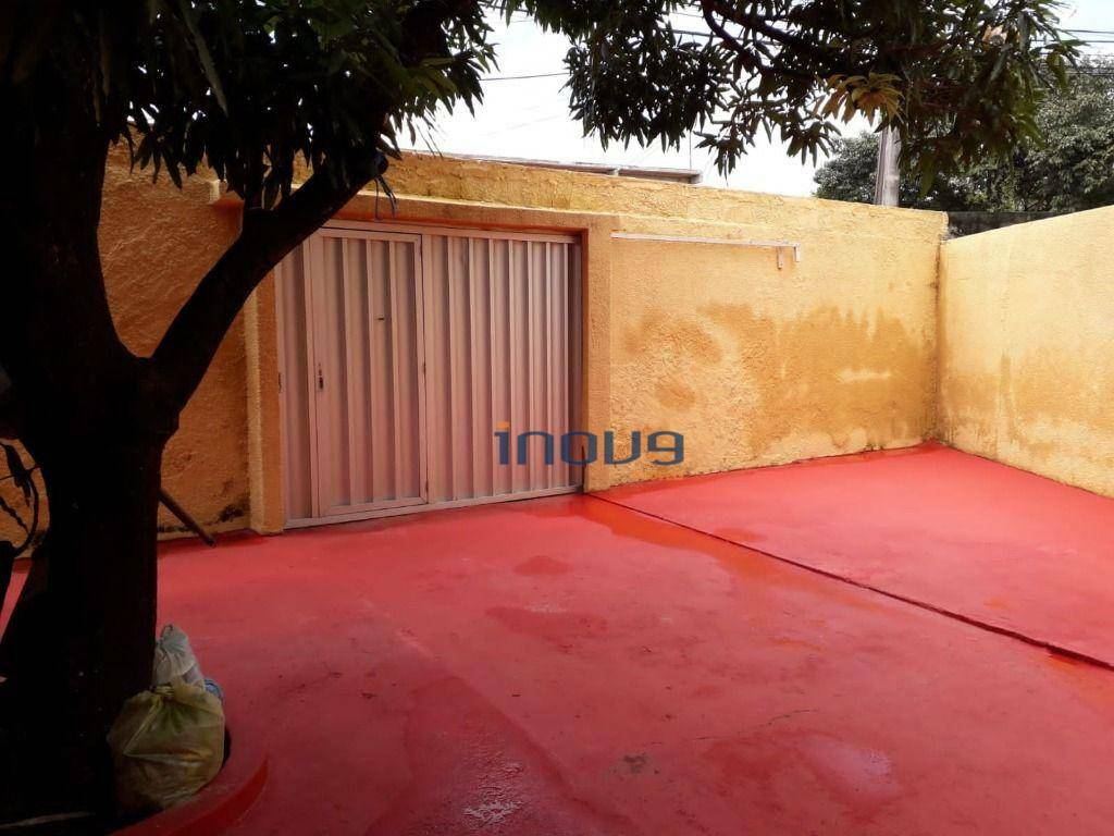 Casa à venda com 3 quartos, 70m² - Foto 1