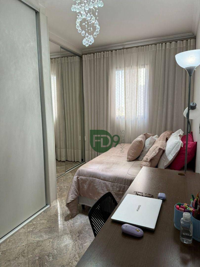 Apartamento à venda com 3 quartos, 168m² - Foto 2