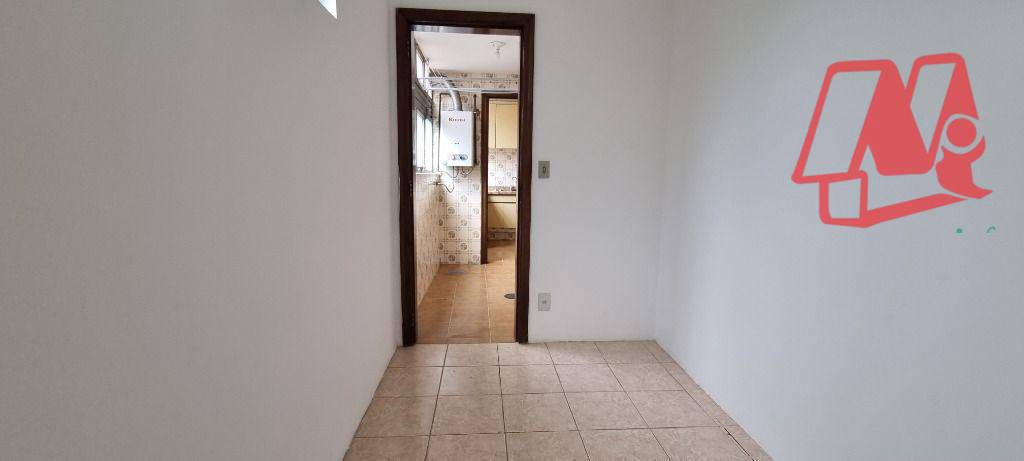 Apartamento para alugar com 3 quartos, 110m² - Foto 12