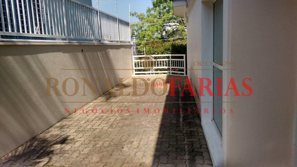 Casa de Condomínio à venda com 4 quartos, 300m² - Foto 4