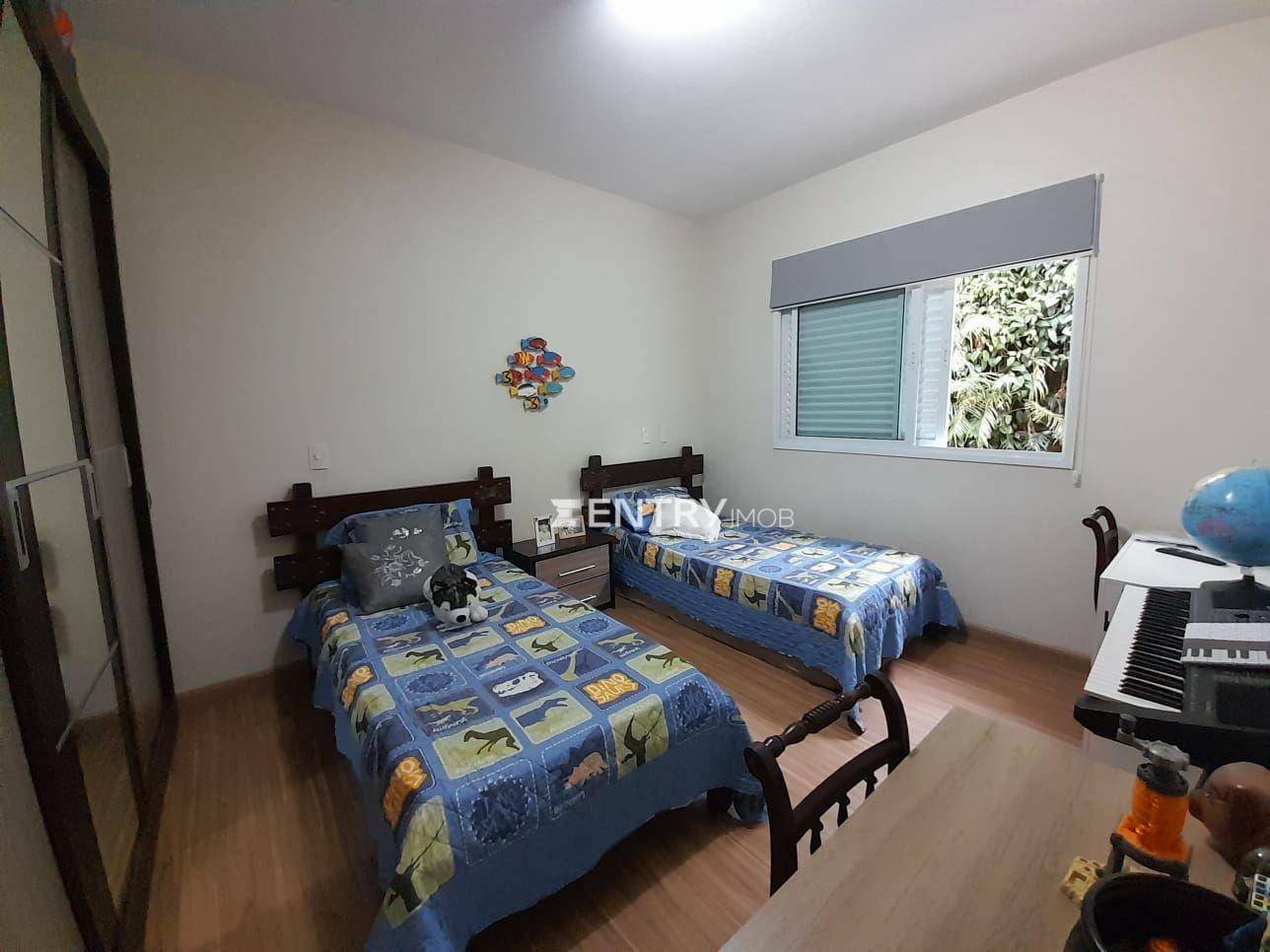 Casa de Condomínio à venda com 4 quartos, 327m² - Foto 22