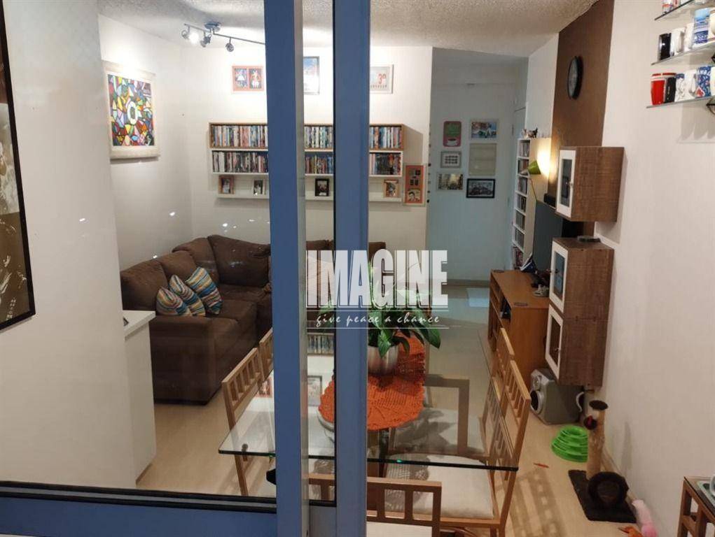 Apartamento à venda com 3 quartos, 78m² - Foto 2