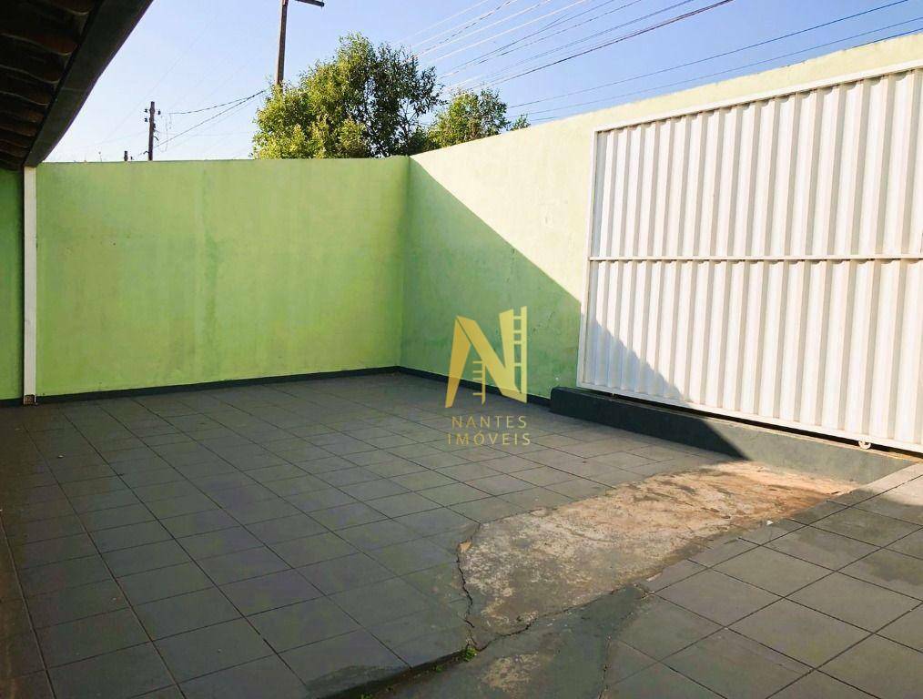 Casa à venda com 3 quartos, 100m² - Foto 2