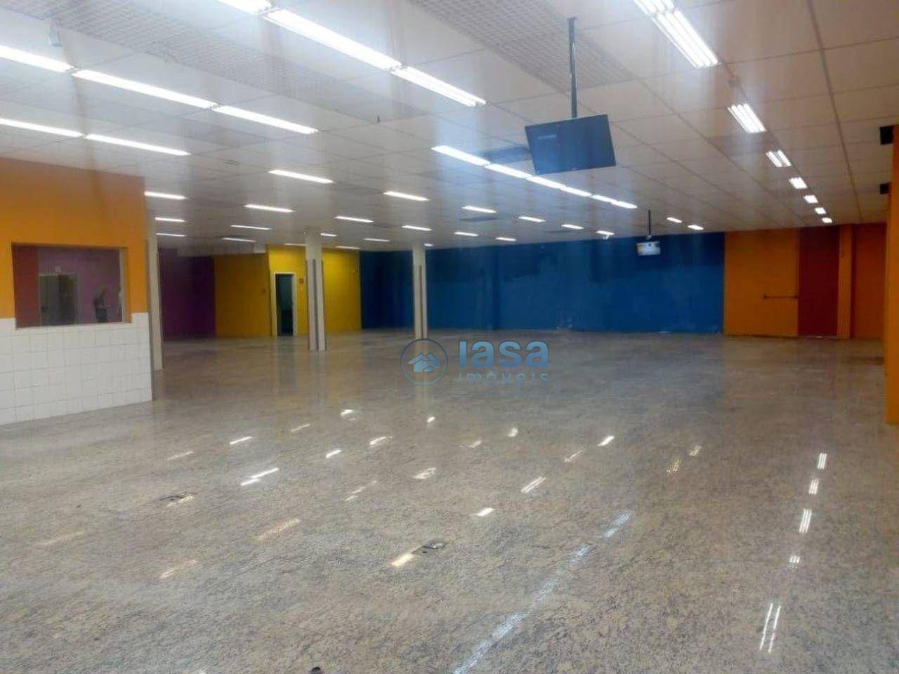 Depósito-Galpão-Armazém para alugar, 590m² - Foto 1