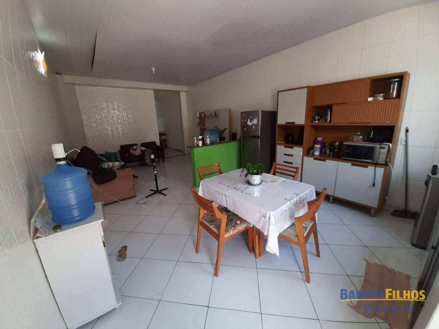 Casa à venda com 3 quartos, 170m² - Foto 2