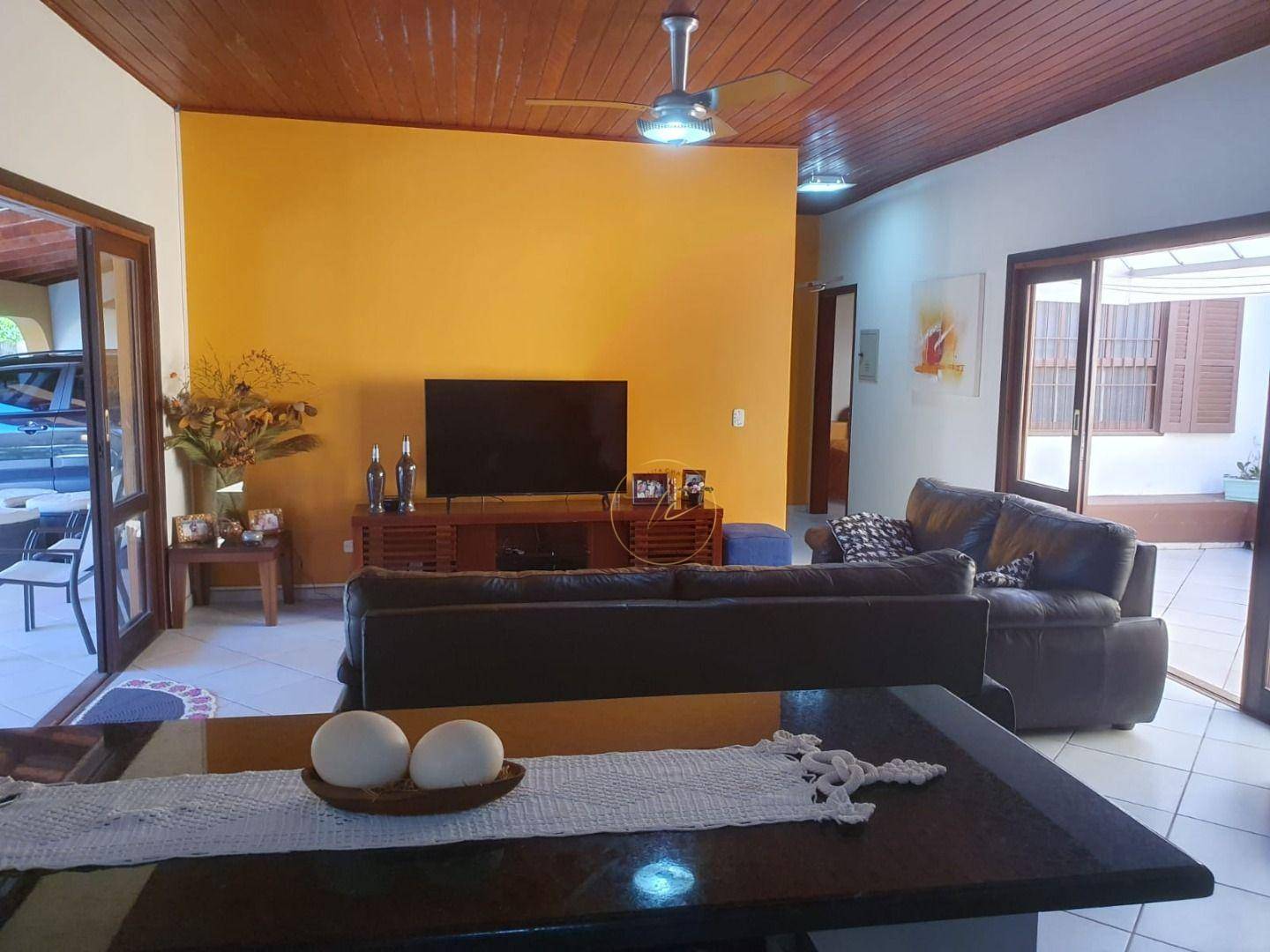 Casa à venda com 5 quartos, 230m² - Foto 18