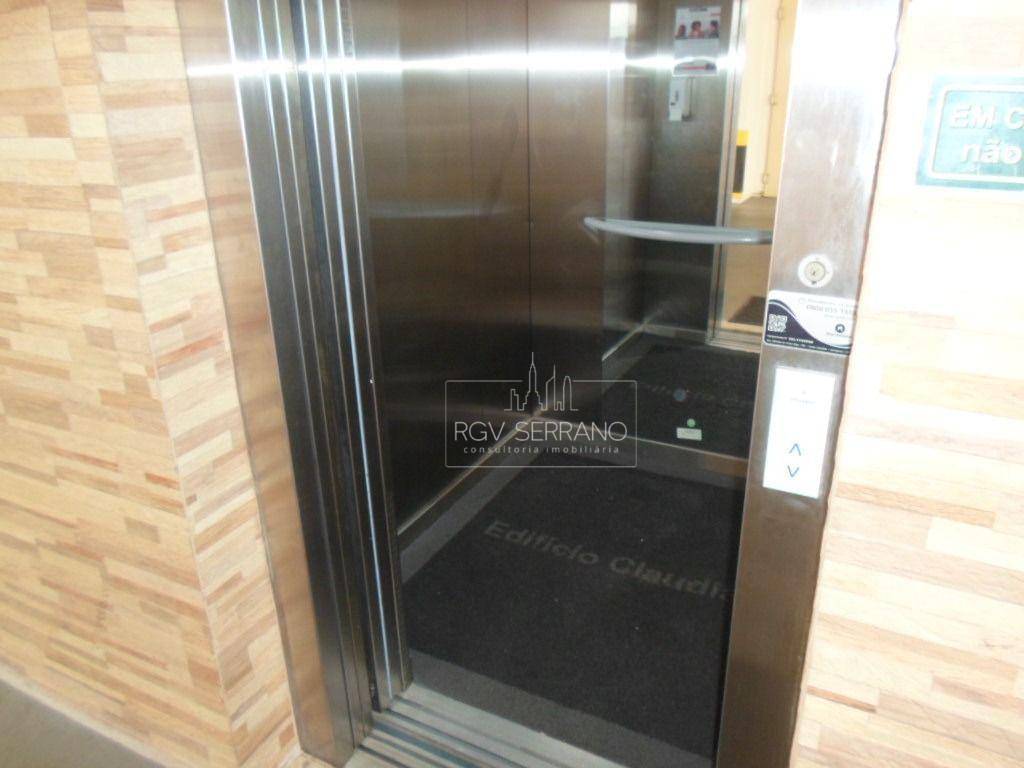 Apartamento para alugar com 2 quartos, 68m² - Foto 11