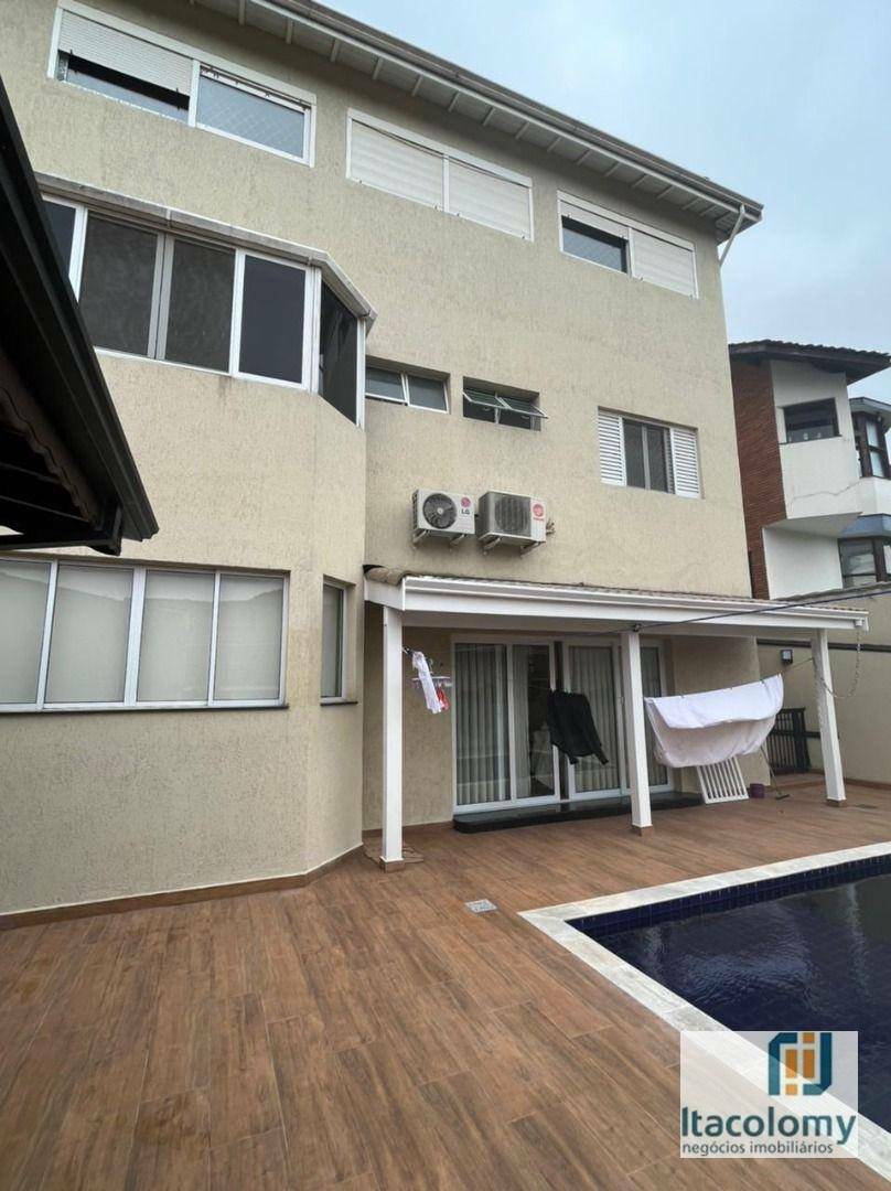 Casa de Condomínio à venda com 4 quartos, 330m² - Foto 2