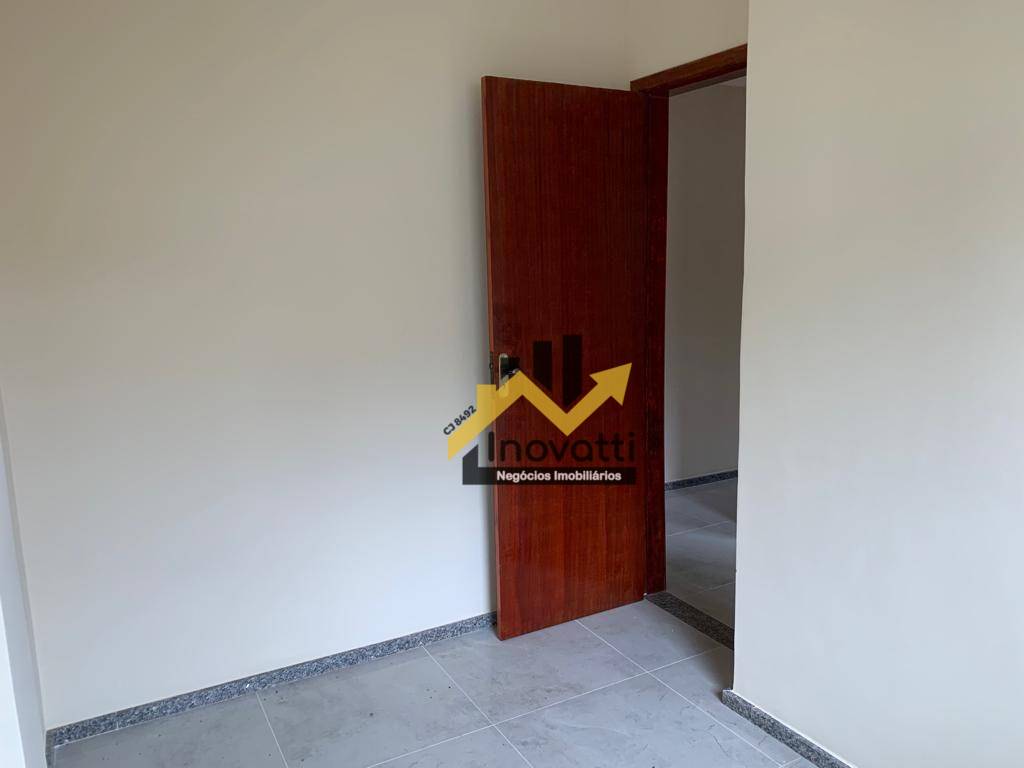 Casa à venda com 3 quartos, 80m² - Foto 11