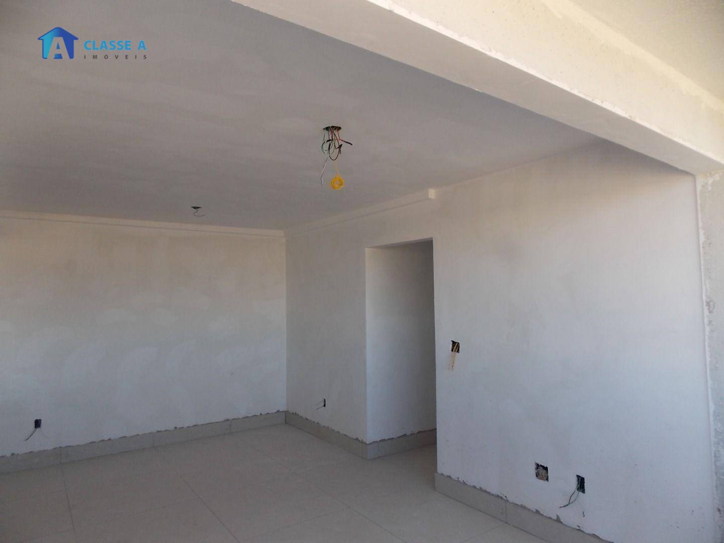 Apartamento à venda com 3 quartos, 88m² - Foto 2