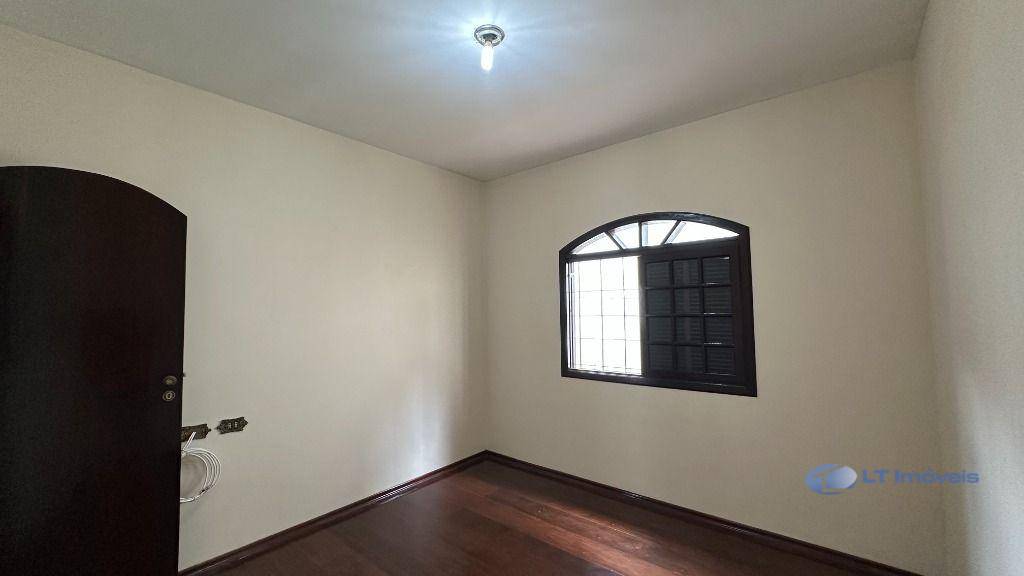 Casa para alugar com 3 quartos, 152m² - Foto 40
