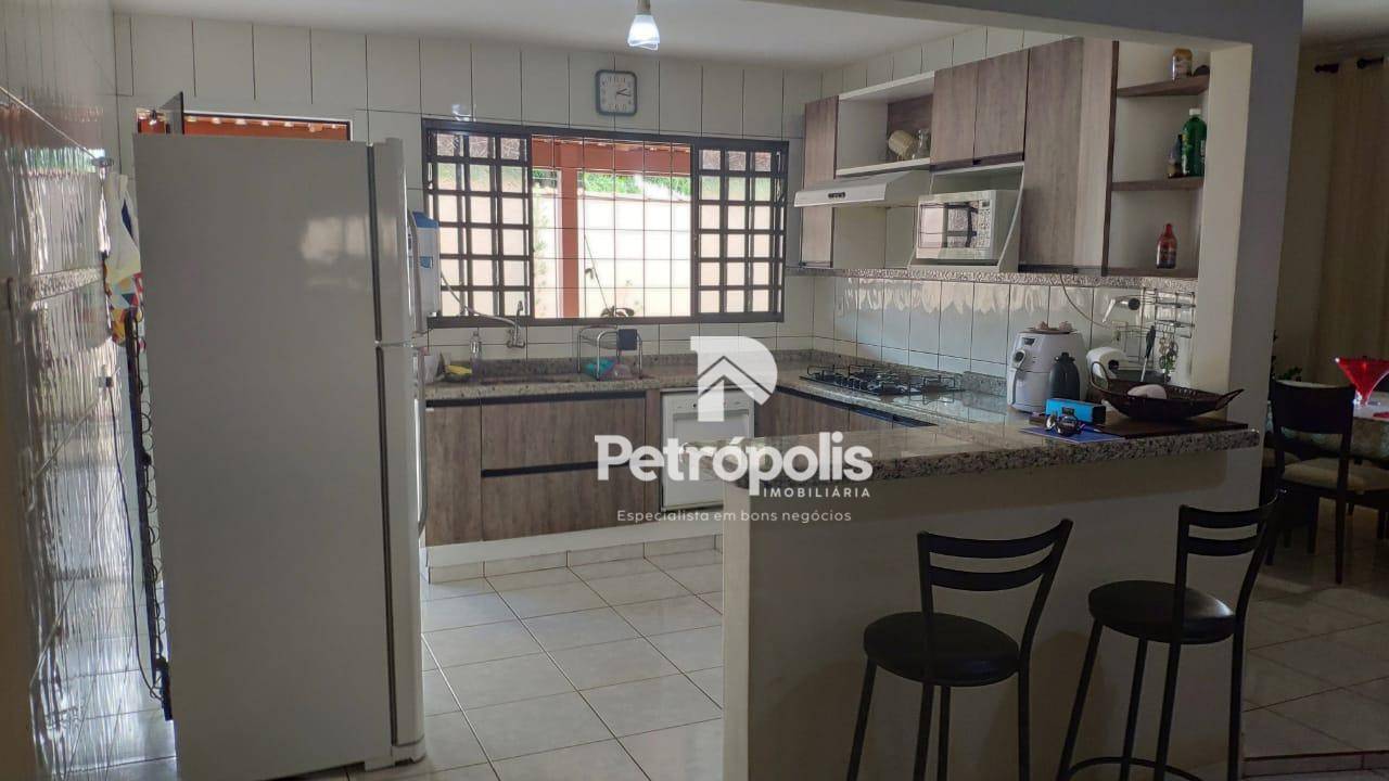 Casa à venda com 3 quartos, 263m² - Foto 10