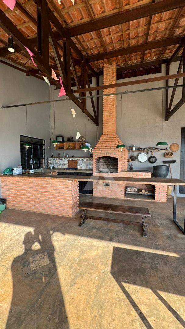 Chácara, 3 quartos, 708 m² - Foto 4