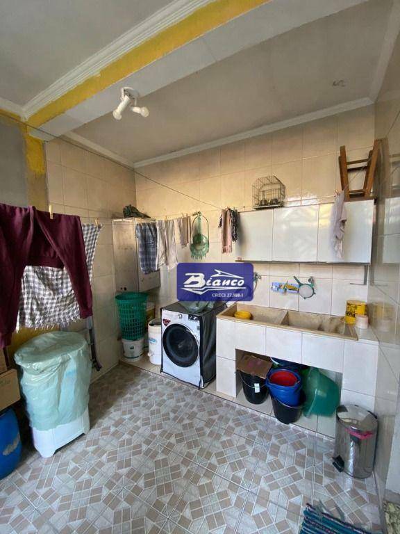 Sobrado à venda e aluguel com 3 quartos, 294m² - Foto 6