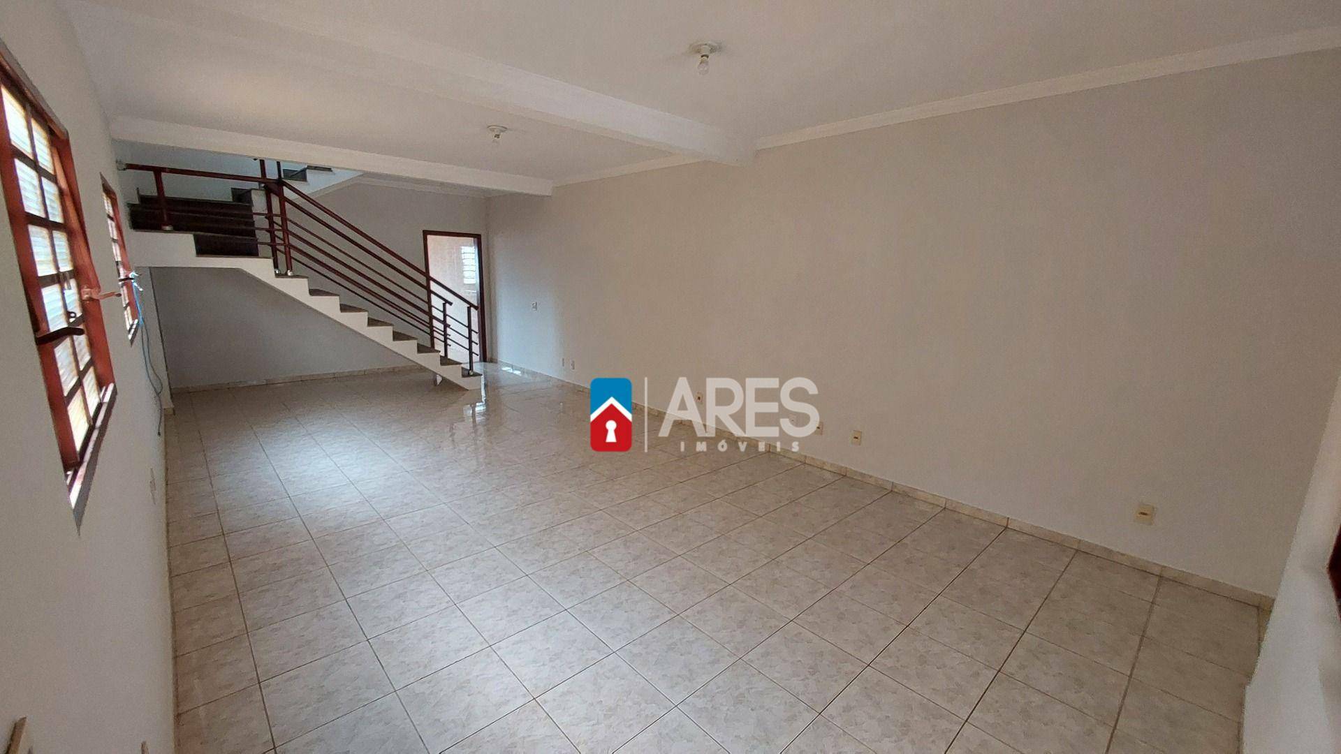 Casa, 3 quartos, 214 m² - Foto 3