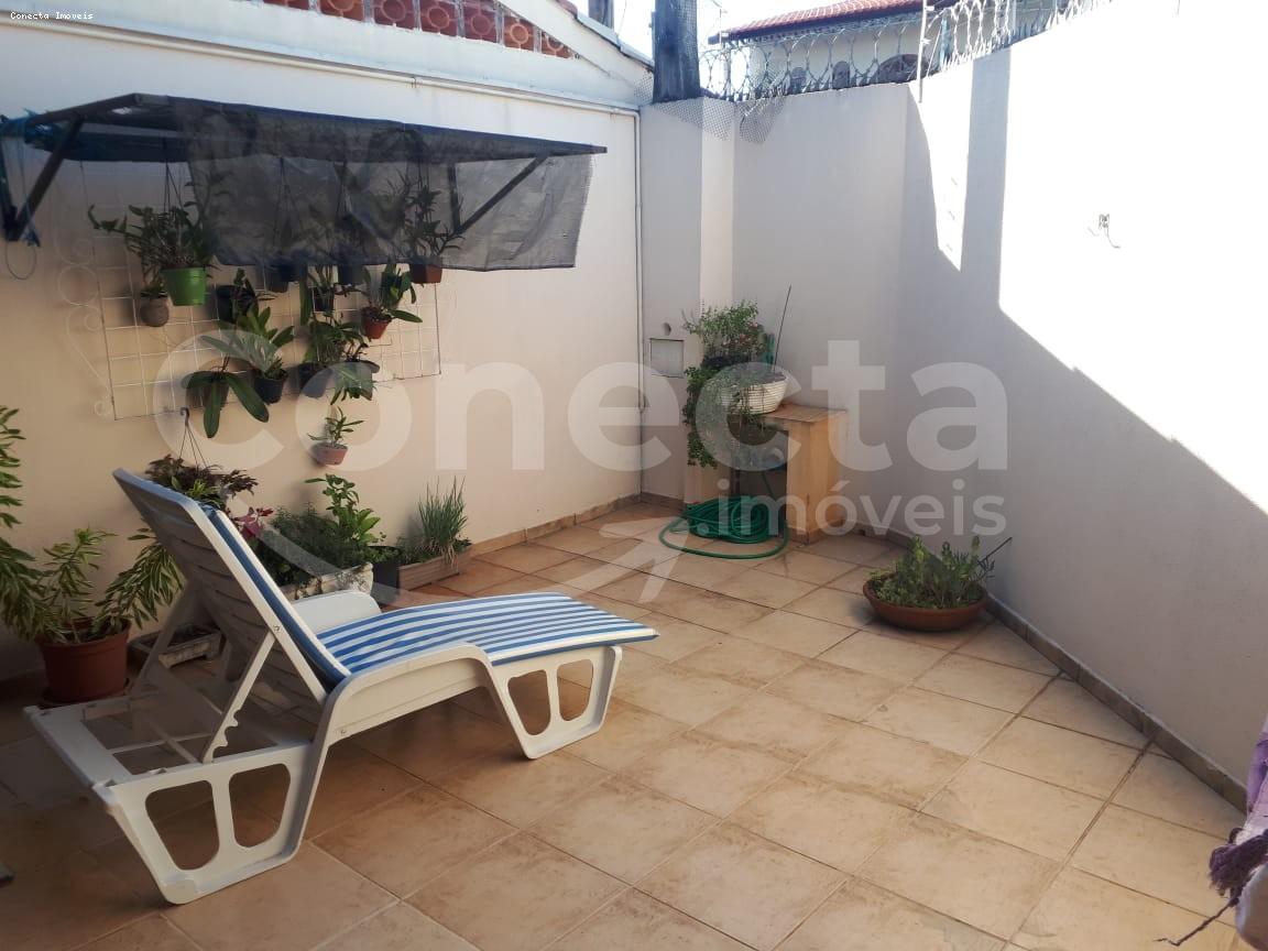 Casa à venda com 3 quartos, 202m² - Foto 5