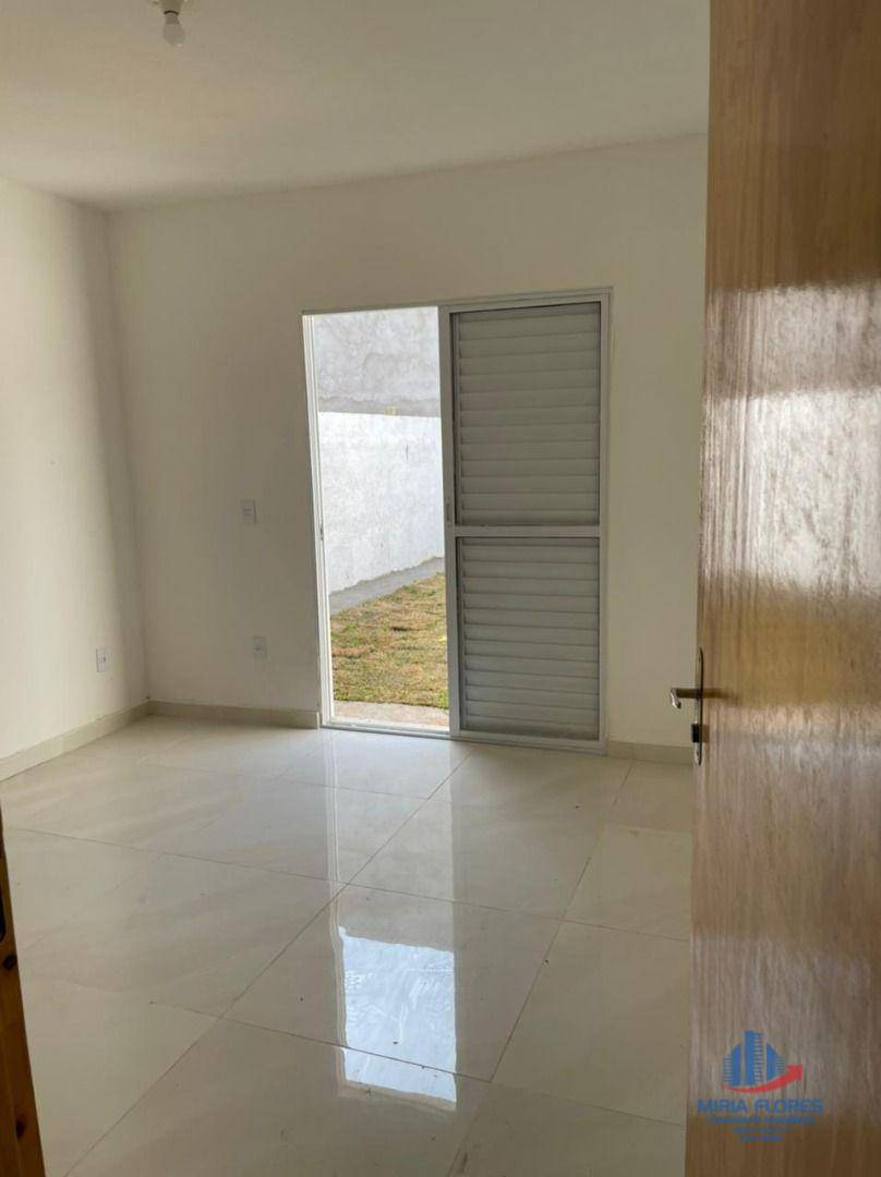 Casa à venda com 2 quartos, 85m² - Foto 1