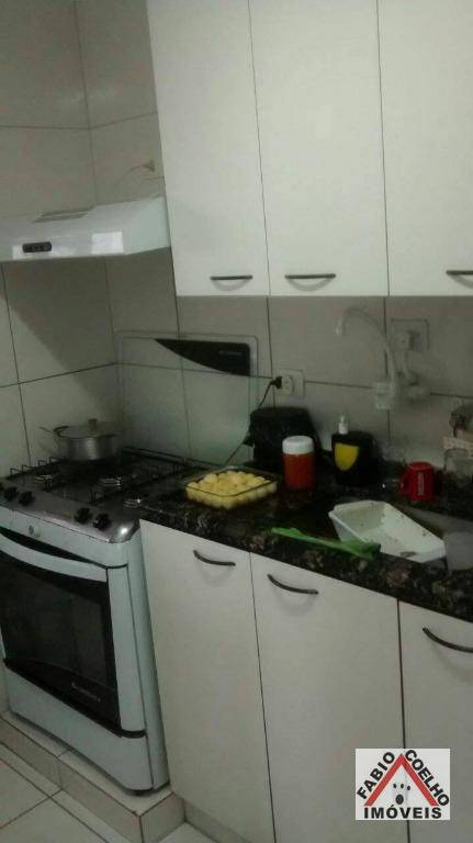 Apartamento à venda com 3 quartos, 65m² - Foto 2