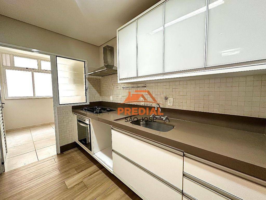 Apartamento à venda com 3 quartos, 108m² - Foto 7