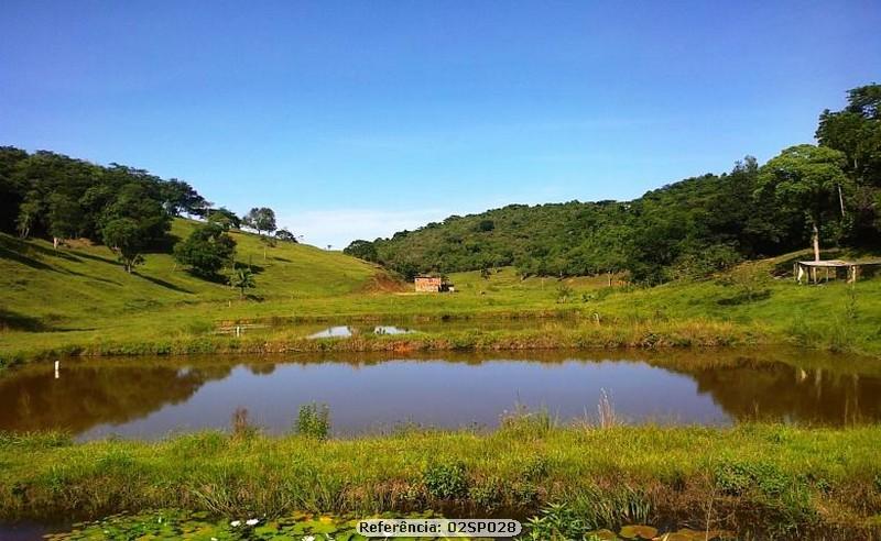 Sítio à venda com 2 quartos, 240000m² - Foto 1