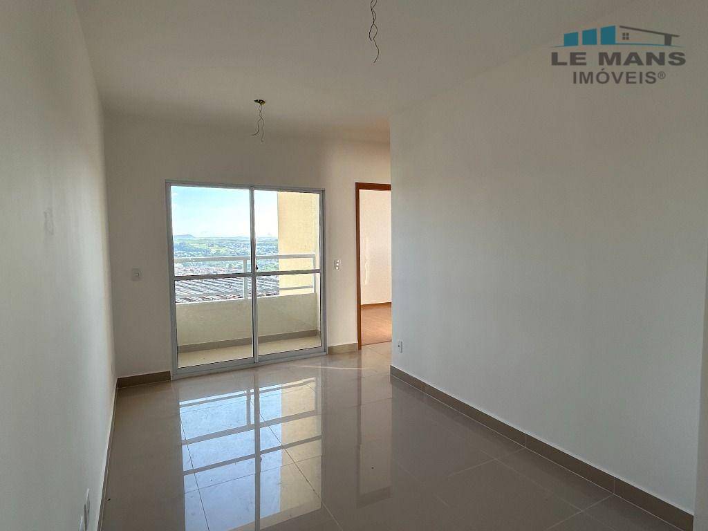 Apartamento à venda com 2 quartos, 68m² - Foto 1