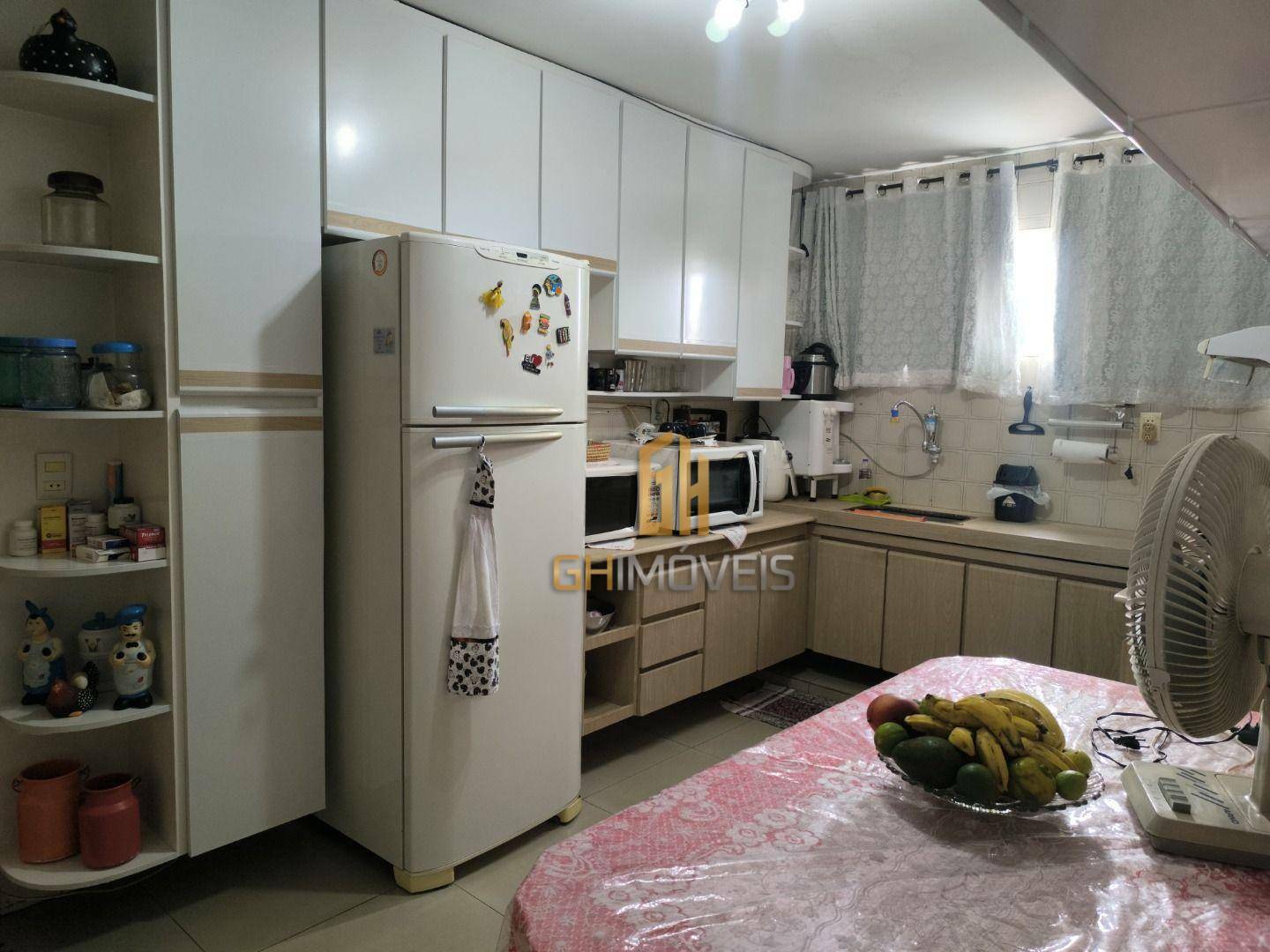 Apartamento à venda com 3 quartos, 227m² - Foto 17